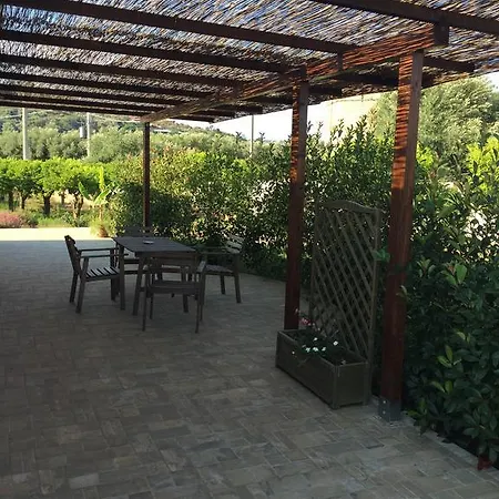 Agriturismo Le Terre Di Zoe' Farm stay *